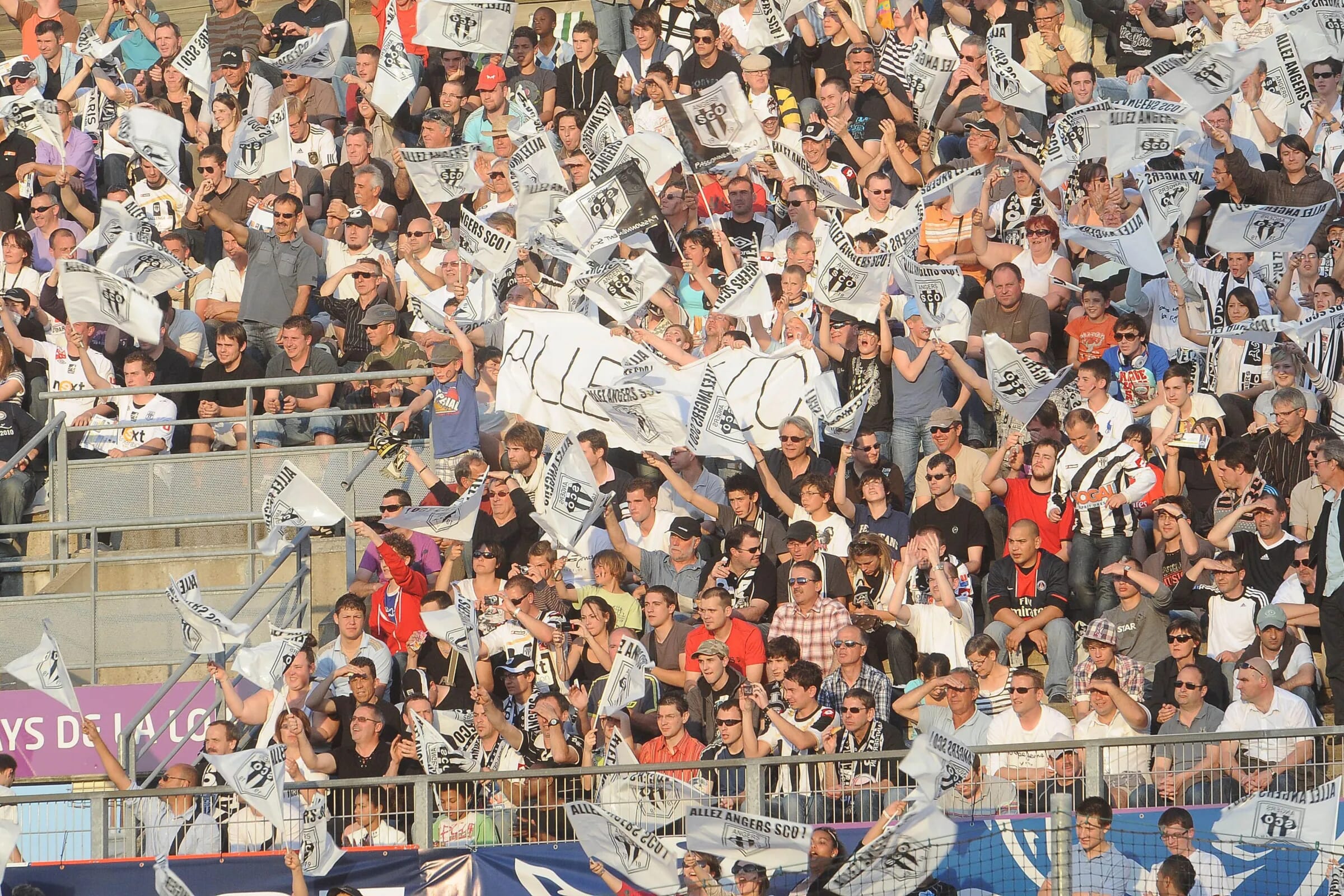 ورزشگاه بازی